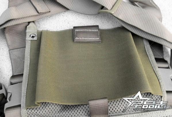 开创性折叠设计:SCAR mini战术胸挂