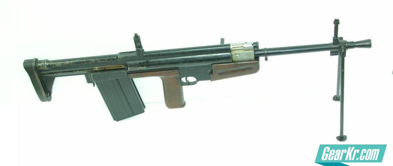 The 7.92x57mm EM-1 automatic rifle was developed in Great Britain by Polish refugee Roman Korsak in 1944